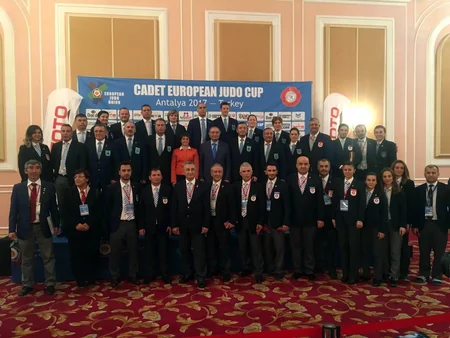 Yeniyetmə cüdoçularımız Antalyada 3 qızıl və 1 bürünc medal qazanıblar