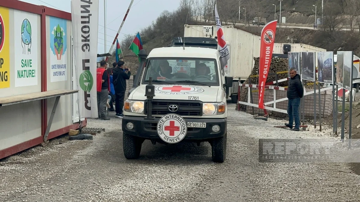 ICRC vehicles pass freely through Khankandi-Lachin road