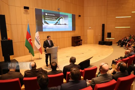 ADA Universitetində Diplomatik Protokol Bələdçisinin təqdimat mərasimi keçirilib - YENİLƏNİB