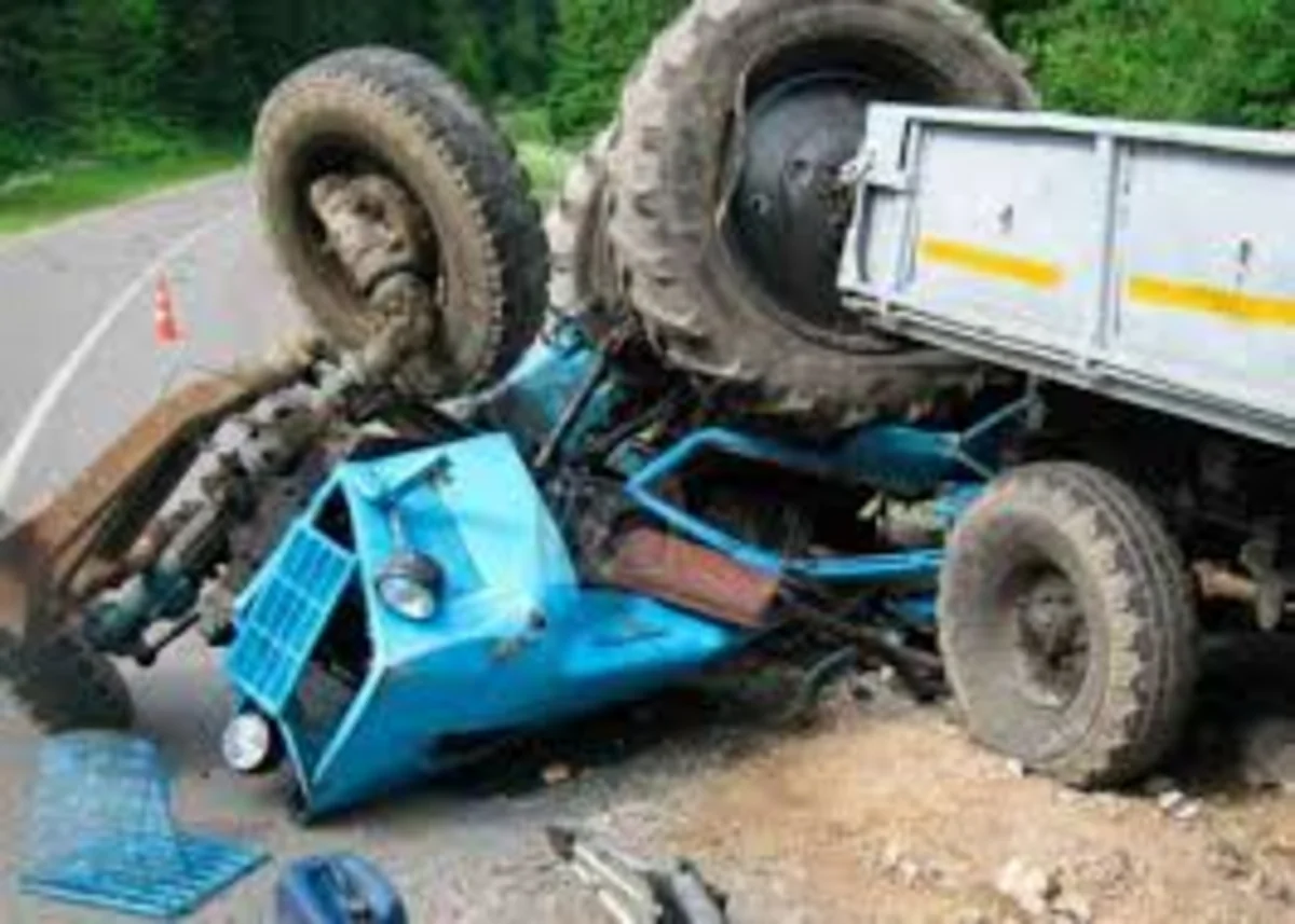 Sabirabadda traktor aşıb, 23 yaşlı oğlan qoşqunun altında qalıb
