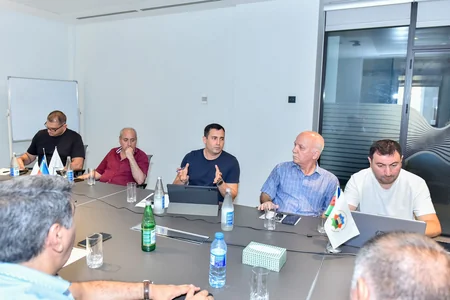 Mahir Məmmədov Bakıda, regionlarda və xaricdə yaşayan azərbaycanlı məşqçilərlə görüşüb