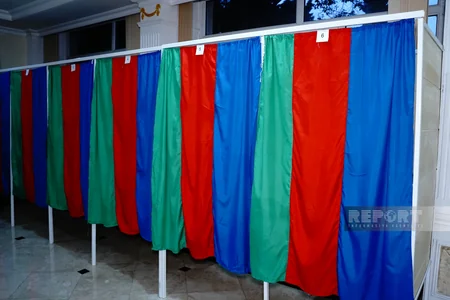 Azərbaycanda növbədənkənar prezident seçkiləri üzrə səsvermə başlayıb