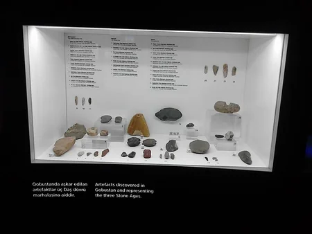 Qobustan Milli Tarix-Bədii Qoruğuna infotur keçirilib