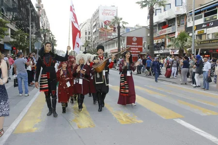 ​Gürcüstan azərbaycanlılarının folkor ansamblı Türkiyədəki beynəlxalq festivalda iştirak edib