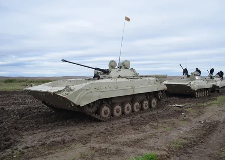 Armored vehicles battle shooting exercises started in frontline zone