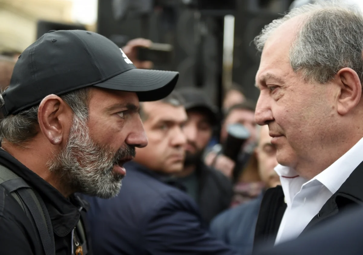 Ermənistan prezidenti Paşinyanı istefaya çağırdı