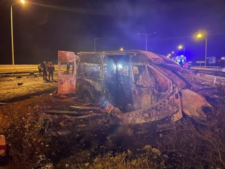 Тяжелое ДТП в Турции, погибли 3 человека, еще 11 получили ранения