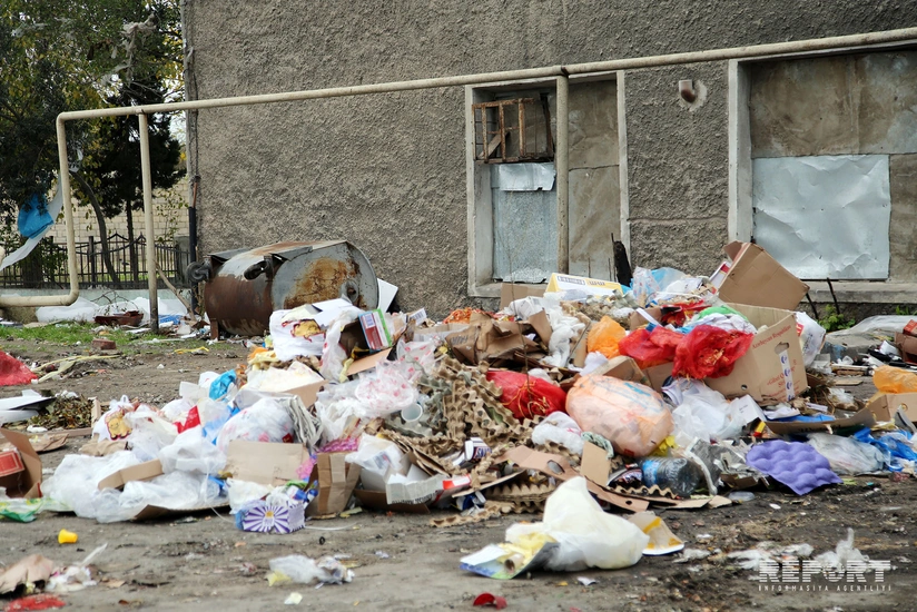 ​Мусорка на железнодорожных рельсах - ФОТОРЕПОРТАЖ