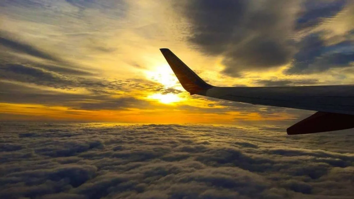 Search underway after plane crash off North Carolina coast