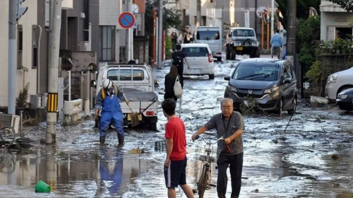 Yaponiyada qasırğa nəticəsində 40-dan çox insan xəsarət alıb