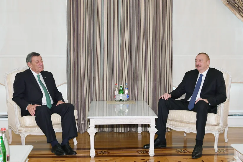 President Ilham Aliyev receives delegation led by Uruguayan foreign minister