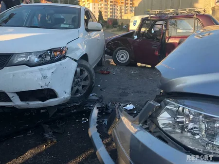 Sumqayıtda zəncirvari yol qəzası baş verib, xəsarət alanlar var - FOTO - VİDEO