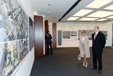 Prezident İlham Əliyev “Bakı Ağ Şəhər”in inşası başa çatan ofis binası ilə tanış olub