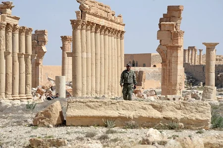 Syrian troops recapture Palmira for second time - VIDEO