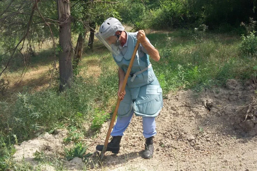 Ağcabədi rayonunda partlamış raketin qalıqları aşkarlanıb​ - FOTO