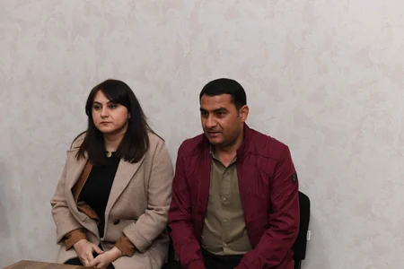 Rövşən Rzayev keçmiş məcburi köçkünlərin müraciətlərini dinləyib