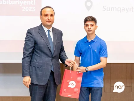 “Nar”dan təhsilə dəstək: Ən çox bal toplayan abituriyentlər mükafatlandırıldı