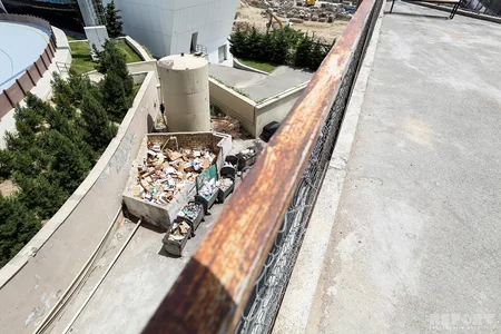 Bakıda MTK xidmətindən narazı olan bina sakinləri etiraz ediblər - FOTO