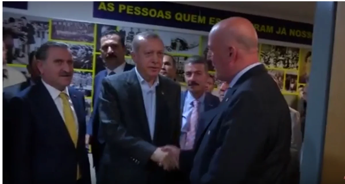 Rəcəb Tayyib Ərdoğan Fənərbağçanın oyunundan sonra azərbaycanlı hakim-inspektor Asim Xudiyevlə görüşüb - VİDEO