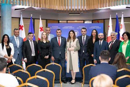 Vəkillər Kollegiyasının nümayəndə heyəti Gürcüstanda Vəkillər Evinin açılışında iştirak edib