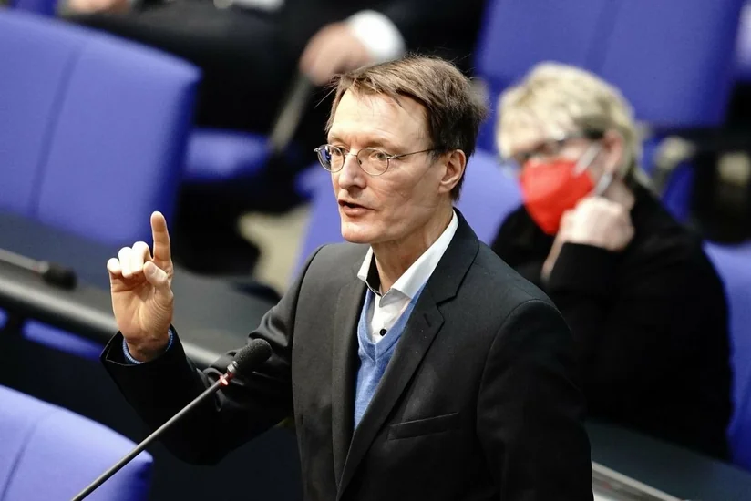 Глава Минздрава ФРГ: Пандемия не закончится в ближайшее время