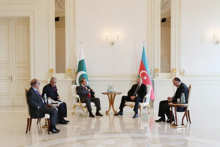 President Ilham Aliyev and Pakistani Premier meet in a narrow format - UPDATED
