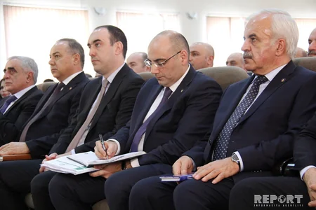 ​Kəmaləddin Heydərov sahibkarlarla görüşüb - FOTO