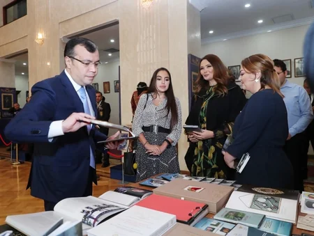 Leyla Əliyeva “And” tamaşasının premyerasında iştirak edib