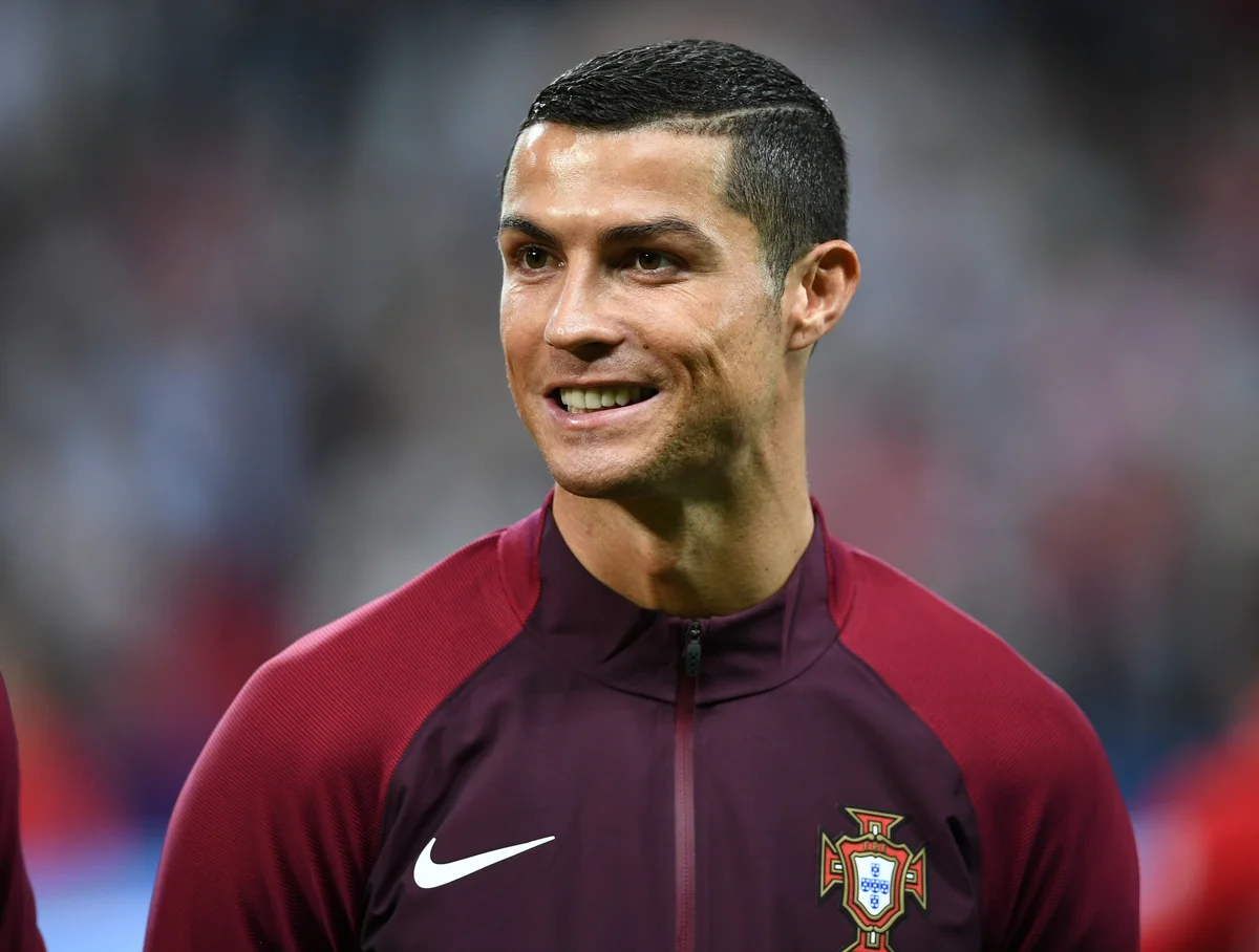 Ronaldunun agenti hücumçunun xidmətlərini Mançester Sitiyə təklif edib