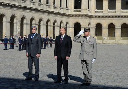 Official welcome ceremony was held for President Ilham Aliyev in Paris