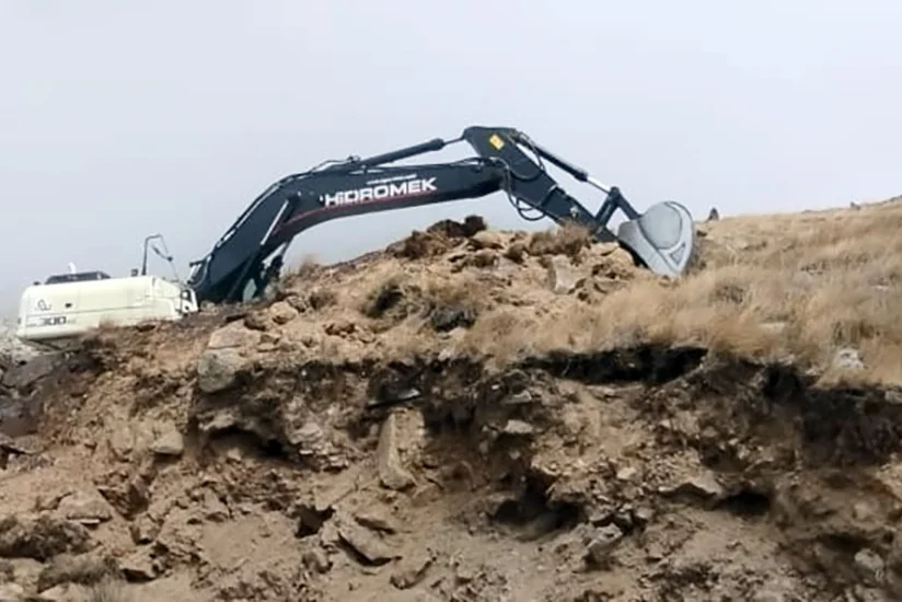 В Лачыне армяне обстреляли экскаватор, принадлежащий гражданской компании
