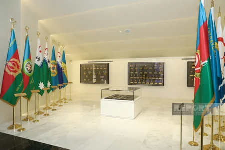 Dövlət Bayrağı Meydanındakı yenilənmiş Bayraq Muzeyi təqdim edilib