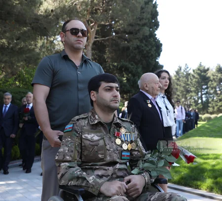 Ümummilli Lider Heydər Əliyevin xatirəsi anılır - FOTOREPORTAJ