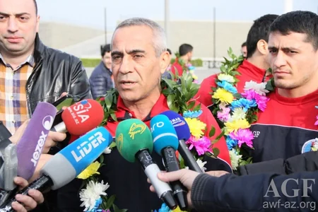 Dünya ikincisi olan yunan-Roma güləşçilərimiz Vətənə qayıdıb - VİDEO