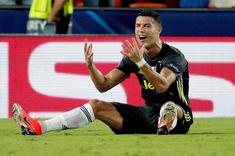 Роналду впервые в карьере был удалён в матче Лиги чемпионов