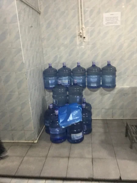 Запрещена продажа бутилированной воды Araz su