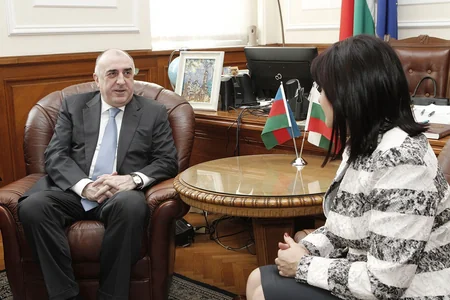Elmar Məmmədyarov Bolqarıstan parlamentinin sədri ilə görüşüb