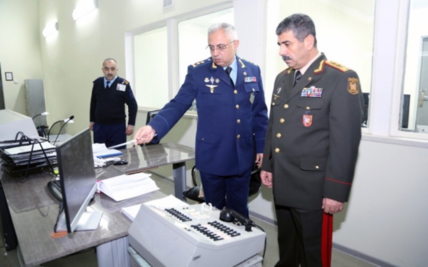 Azərbaycan müdafiə naziri Hərbi Hava Qüvvələrinin Mərkəzi Komanda Məntəqəsində olub