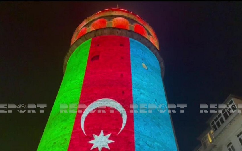 İstanbulda tarixi Qalata qülləsi Azərbaycan bayrağının rəngləri ilə işıqlandırılıb