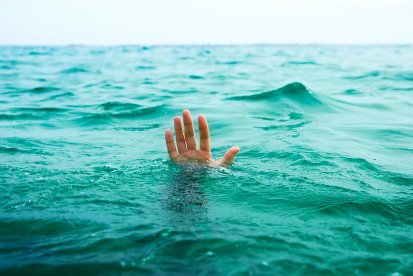 Bakı bulvarında dənizdə batmaq üzrə olan qadın xilas edilib