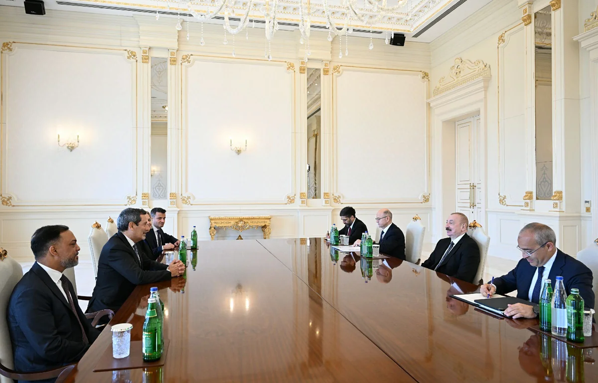 President Ilham Aliyev receives CEO of Schlumberger Overseas S.A