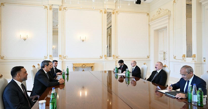 President Ilham Aliyev receives CEO of Schlumberger Overseas S.A 