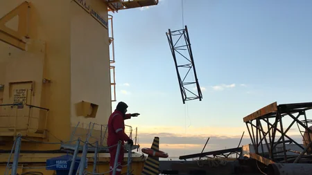 Qərargah: Uçmuş estakada qalıqlarının çıxarılması həyata keçirilir