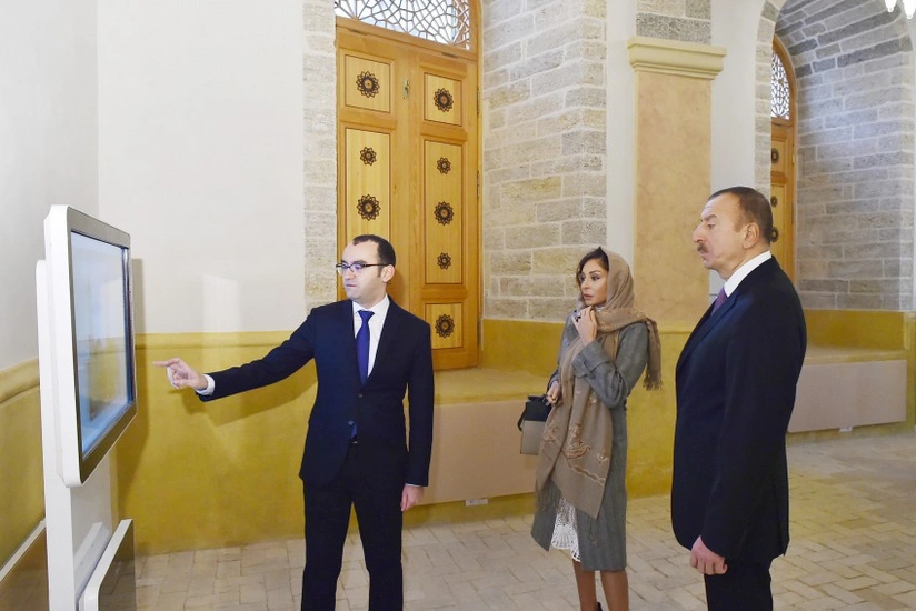 Prezident İlham Əliyev “Bəylər” məscidində bərpa işlərindən sonra yaradılan şəraitlə tanış olub - YENİLƏNİB