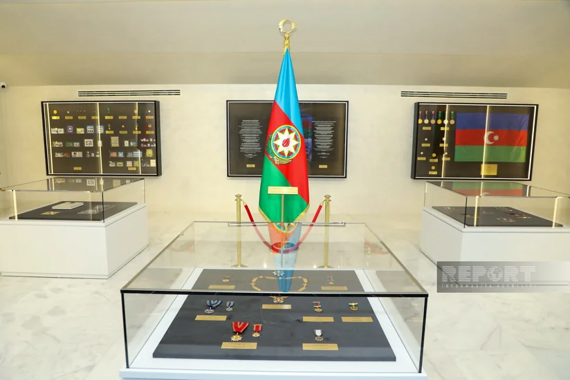 Dövlət Bayrağı Meydanındakı yenilənmiş Bayraq Muzeyi təqdim edilib