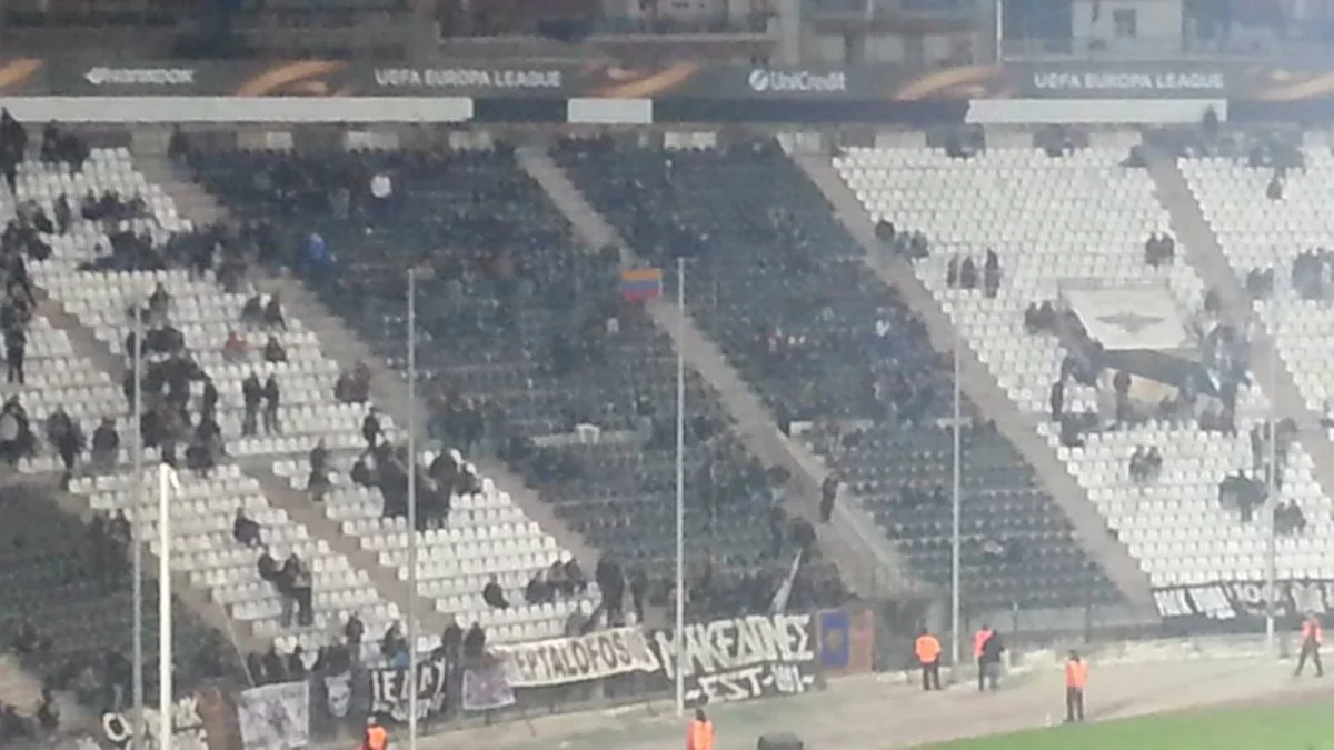 Yunan azarkeşlər PAOK - Qarabağ oyunu öncəsi təxribata əl atıblar - FOTO