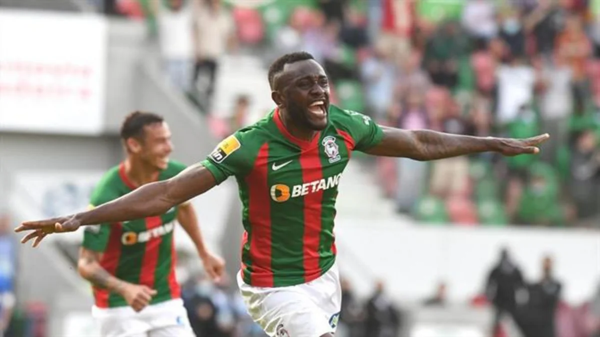 Qarabağ klubu afrikalı hücumçu üçün təklif göndərib