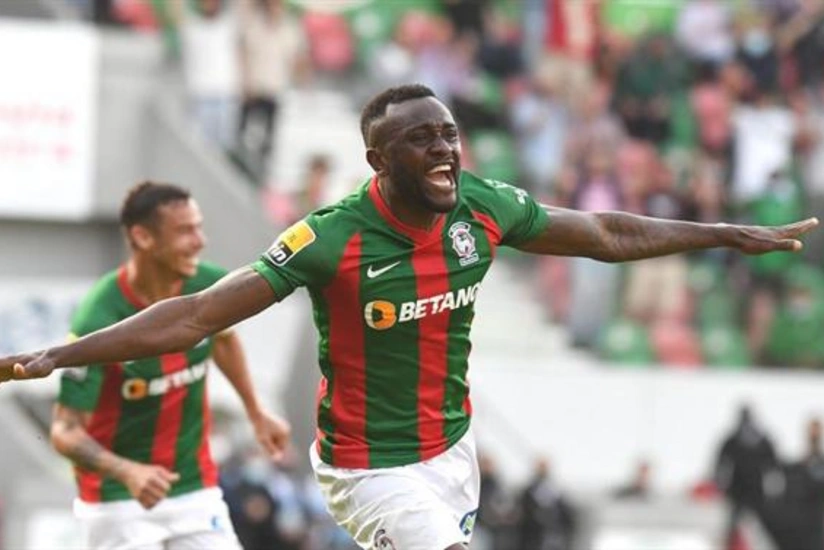 Qarabağ klubu afrikalı hücumçu üçün təklif göndərib