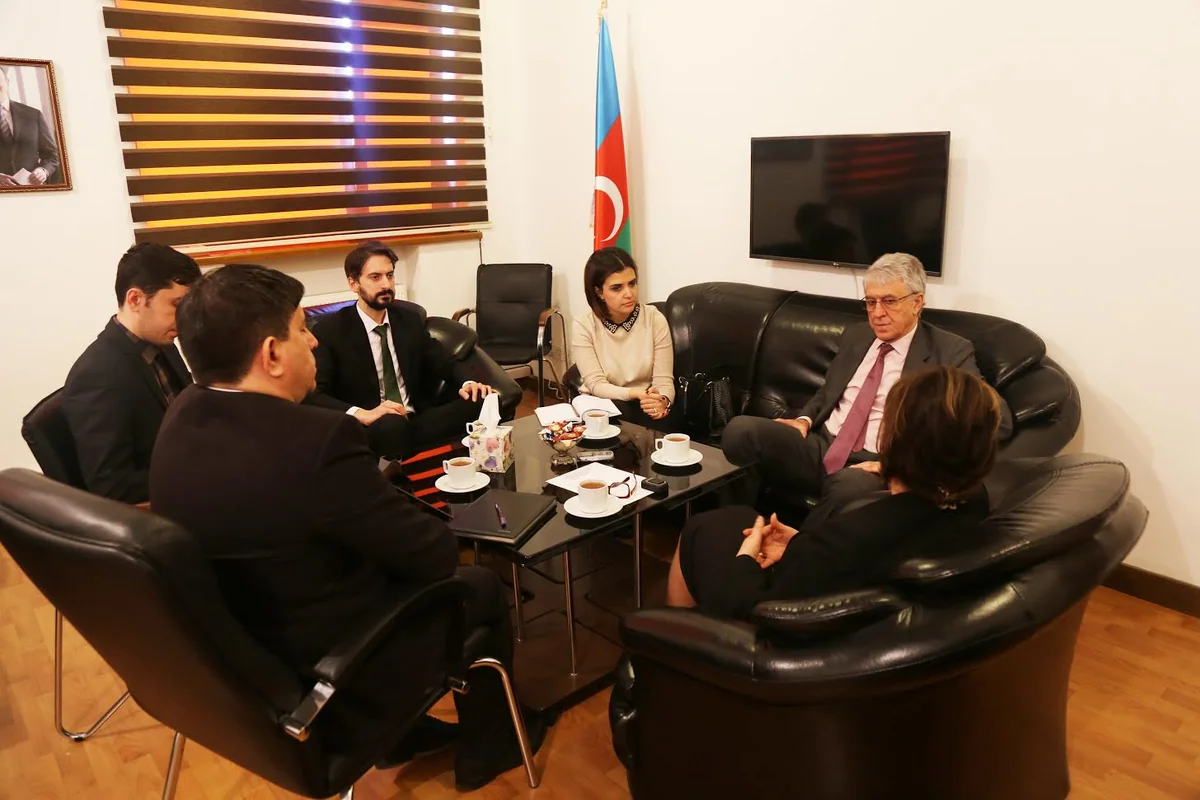 Argentina səfiri Bakıda Tərcümə Mərkəzində olub