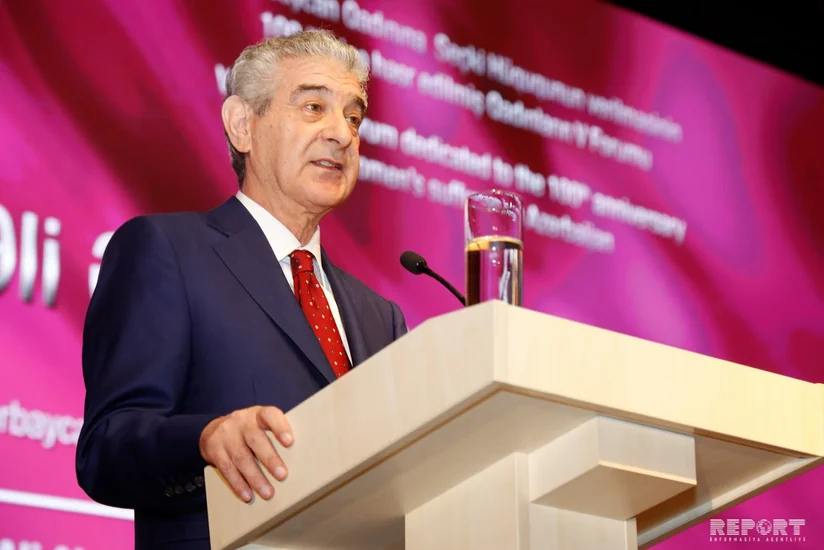 Baş nazirin müavini: Qadınlarla kişilərin əməkhaqları arasındakı fərqlə bağlı düşünməliyik